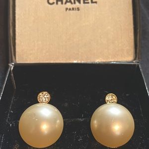 CHANEL Paris 1980s Pearl Crystal Earrings